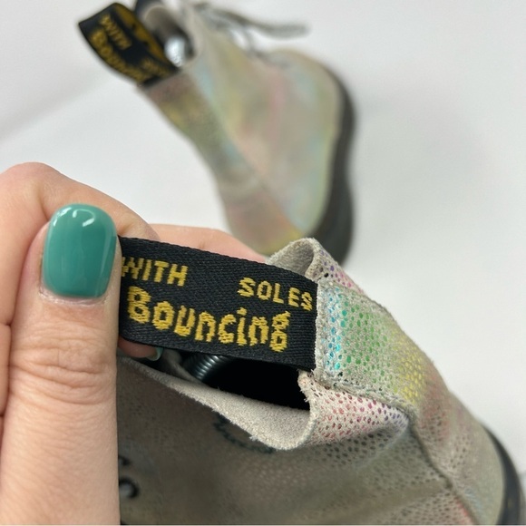 Dr. Martens Pascal White Metallic Rainbow Glitter Lace Up Kids Boots Size 3 - Picture 12 of 15